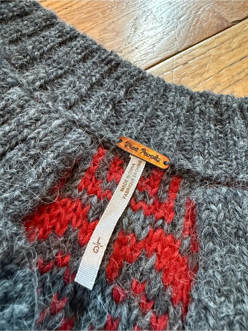 FREE PEOPLE ALPACA BLEND SHORT SWING CHUNKY CARDIGAN GRAY/RED WOMEN’S SIZE L - Picture 7 of 13